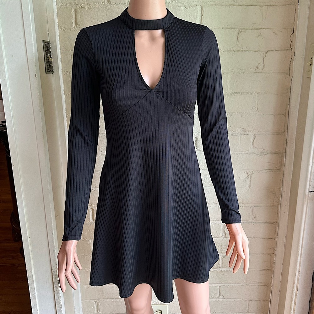 Kendall & Kylie size XS black long sleeve formal contemporary basic dress